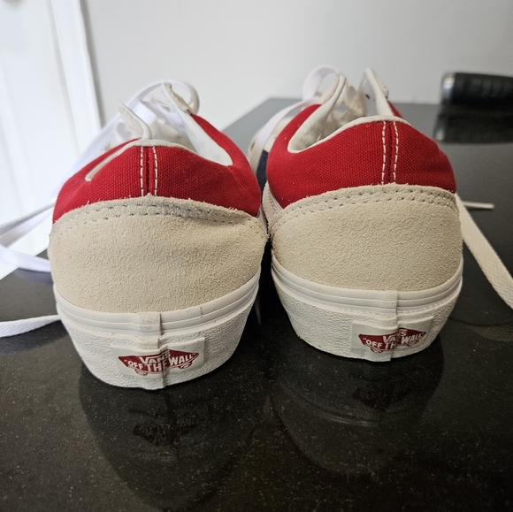 Vans - Picture 2 of 3